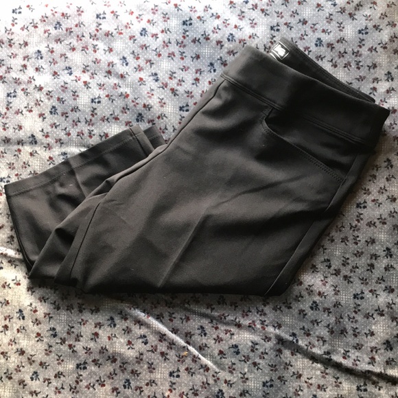 Womens Adidas Golf Shorts 🏌️‍♀️ - Picture 5 of 5